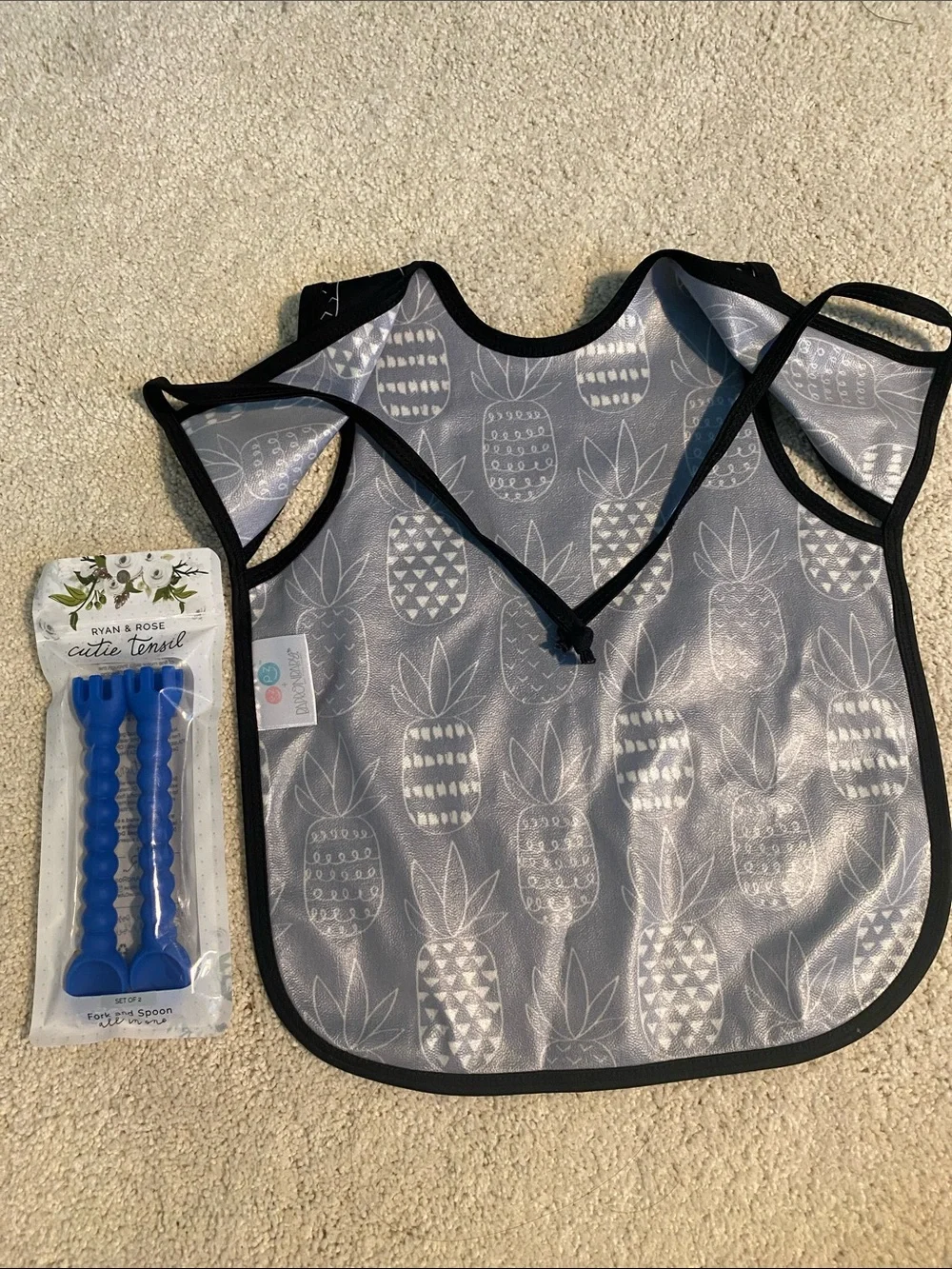 Bapron Pineapple print + Ryan and Rose Cutie Tensil